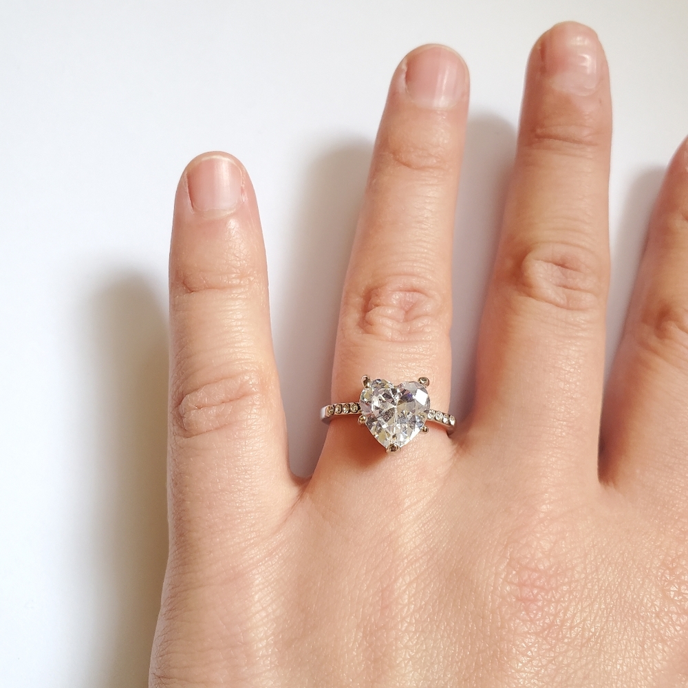 NWOT White Sapphire Heart Ring - Picture 8 of 16